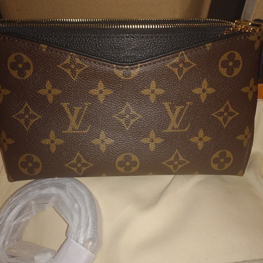 Louis Vuitton Monogram shoulder bag